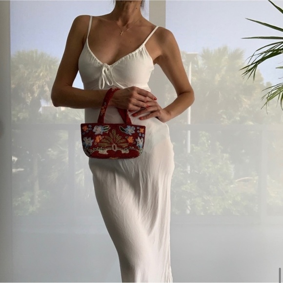 SWEE LO New York vibrant red flower designer little bag- purse, beaded handmade - Picture 4 of 10